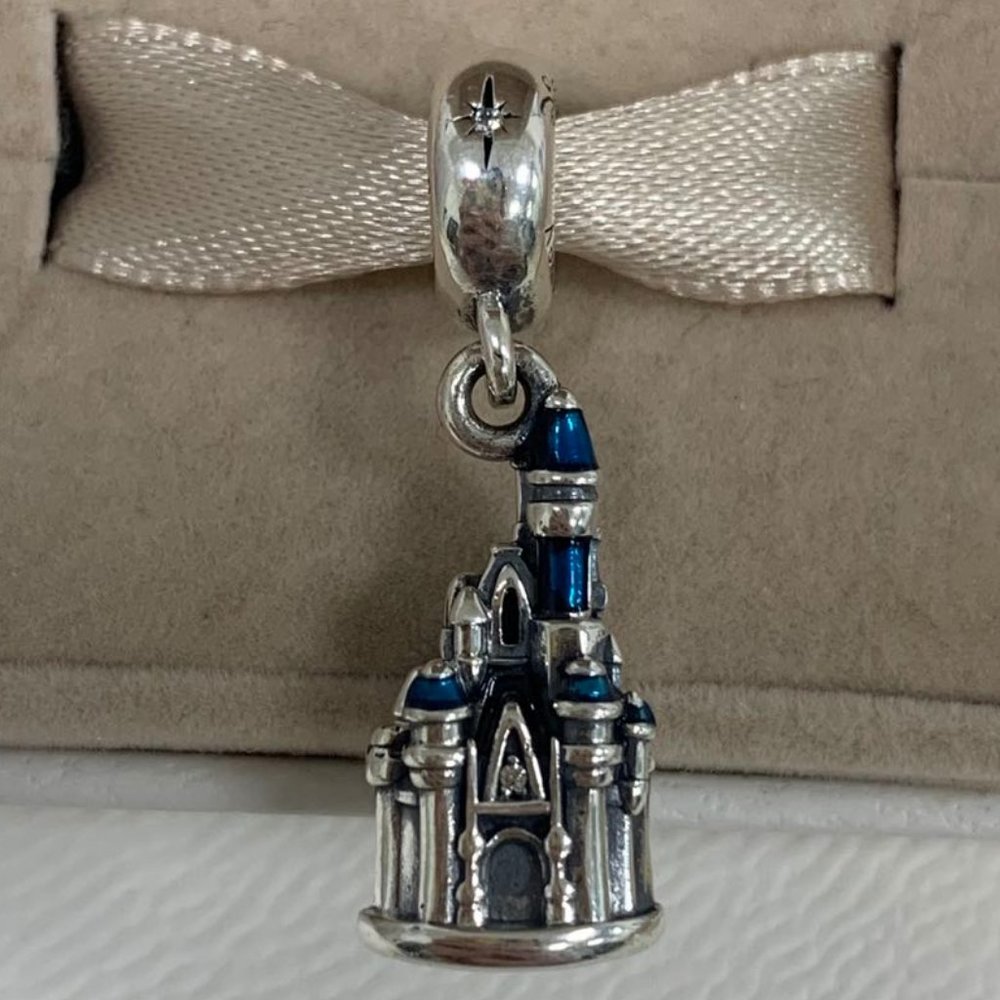 Pandora Cinderella Castle Charm